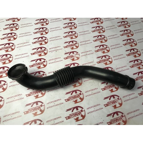 Патрубок забора воздуха Opel Vivaro 2007-2014 93859239